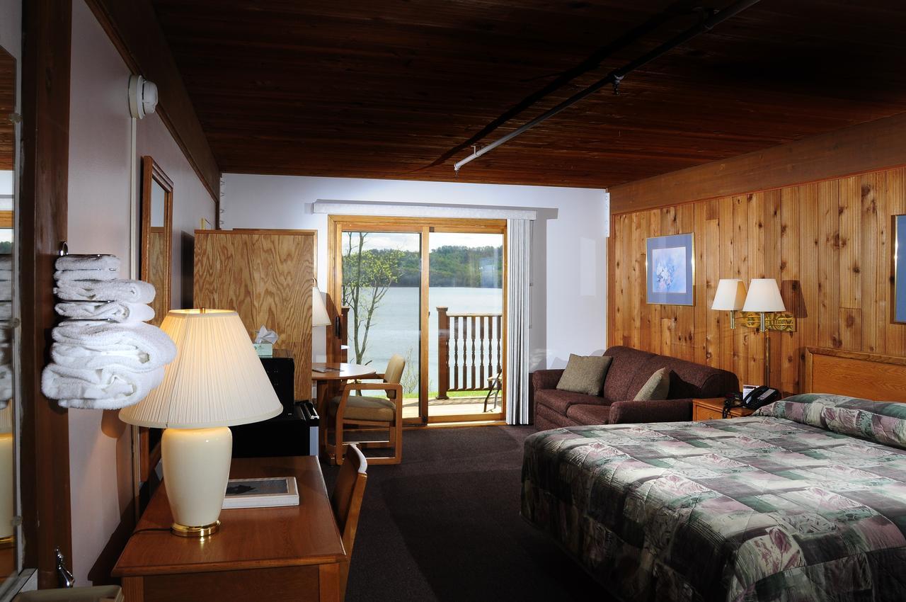 Tygart Lake Lodge Grafton Exterior foto